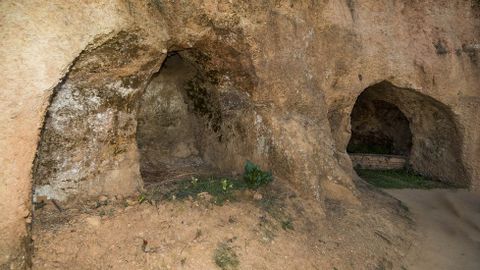 Ruta de Peites. Interior de la Casa dos Mouros, una antigua mina romana