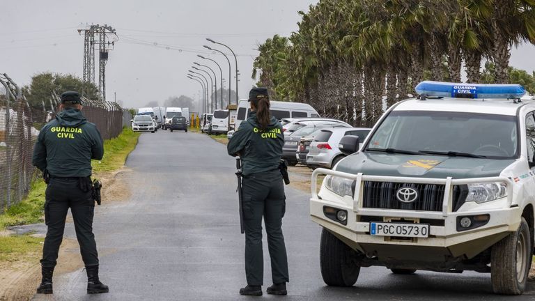 Un hombre muere de un disparo tras resistirse ante la Guardia Civil y amenazarlos con un cuchillo en una zona rural de Huelva