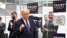 La primera aparicin de Trump fue pasadas las 15.00 en la sede de su campaa en Arlington