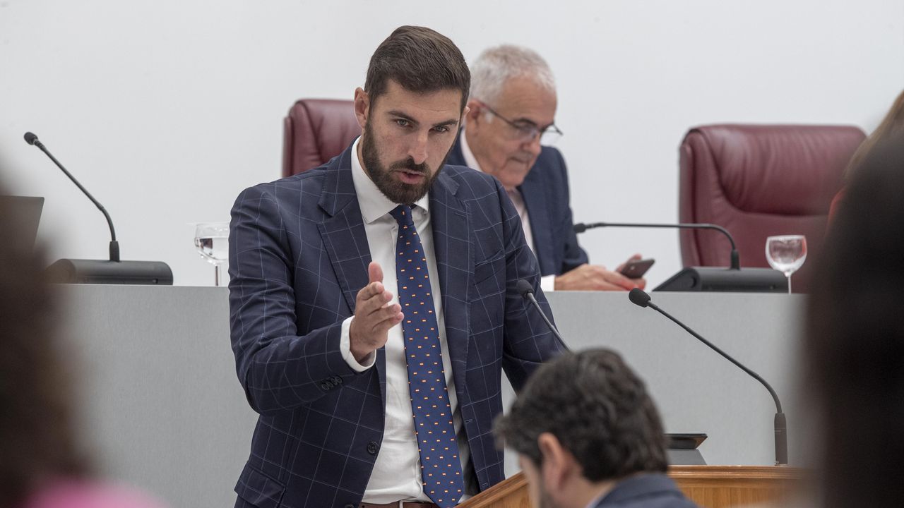 En directo: Feijoo celebra su gran acto de campaa en la plaza de toros de Pontevedra.Jos ngel Antelo, portavoz de Vox en el parlamento de Murcia, interviene en la segunda sesin de investidura del pleno de investidura.