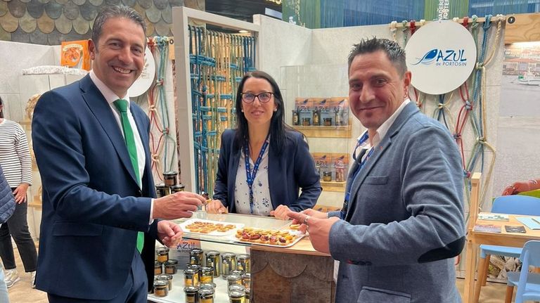 Alfonso Villares, Lucía Olveira e Isaac Gaciño