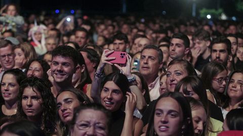 Al concierto de Ana Mena en las fiestas de Monforte acudieron personas de todas las edades, pero abundaban especialmente los jóvenes
