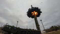 Lanzamiento de un misil balstico intercontinental Yars durante las recientes maniobras de las fuerzas nucleares rusas en Plesetsk