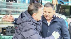 Javi Calleja saluda a Cristbal Parralo antes del Racing de Ferrol-Real Oviedo