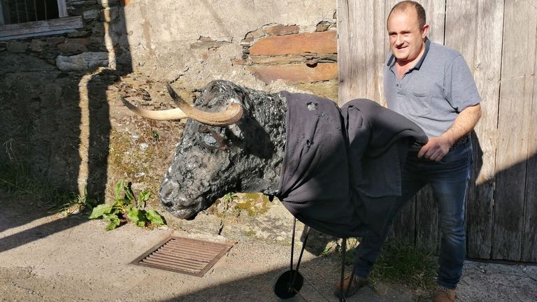 La figura del toro fue reconstruida basándose en los recuerdos de los vecinos que conocieron esta tradición perdida hace décadas