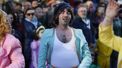 A Coruña. Desfile de carrozas y comparsas del entroido.