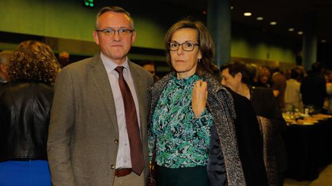 El jefe de cirugía cardiaca, José Cuenca, junto a su mujer, Isabel Fito