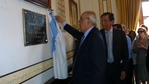 Leopoldo Calvo-Sotelo, descubriendo una placa en el homenaje por haber sido nombrado marqués de la ría de Ribadeo