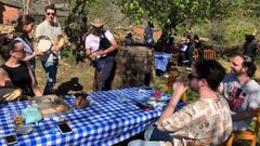 Animacin musical en el furancho O Currio, en la aldea de Trasmonte, donde se desarrollar una de las actividades del programa
