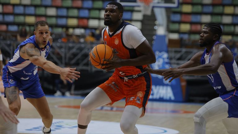 El Leyma Coruña supera al Porto y levanta el Teresa Herrera (96-92)