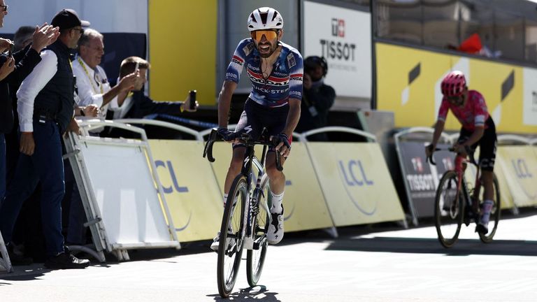 Paret-Peintre conquista el Ventoux y Pogacar, más líder