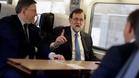Rajoy junto al presidente de la Generalitat, Ximo Puig