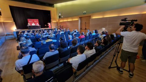 Reunión del comité provincial del PSOE ourensano para aprobar la propuesta de candidaturas del 23J.