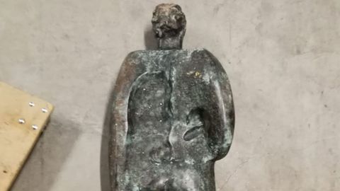 Escultura  Home , de Xos Cid, desaparecida el 21 de abril y encontrada en Ourense