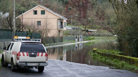 Inundaciones en la provincia de Ourense.La crecida del Avia oblig a cortar la Ou-352 entre Ribadavia y Arnoia, a la altura de A Foz