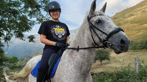 Estas con los caballos a Vicky le proporciona bienestar