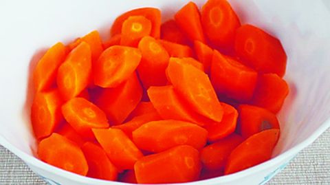 Zanahorias. Todo lo contrario a lo anterior, se pueden consumir hasta 570 gramos