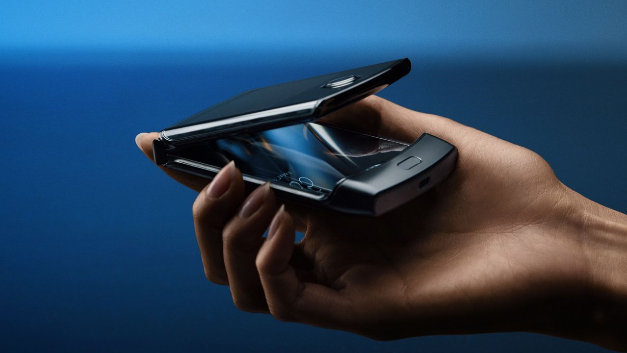 Motorola recupera el móvil con tapa Motorola recupera el móvil con tapa