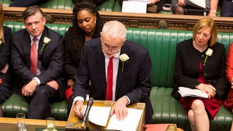 Sus seoras llevan sentadas ms de 300 das. El lder laborista, Jeremy Corbyn, en una de las sesiones del eterno debate sobre la salida del Reino Unido de la Unin Europea