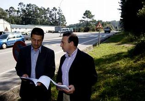 Villares y Salgueiro presentaron ayer la iniciativa cerca de Alcoa