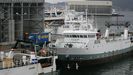 A la derecha, el Santo do Mar, atracado en Marín en el 2010, antes de ser alargado 10 metros