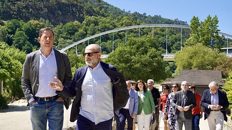 José Ramón Gómez Besteiro y Paco Rodríguez, en Outariz.