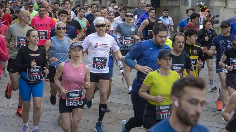 Adel Mechaal gana por solo dos segundos la cuarta edición de «Os 10.000 peregrinos»