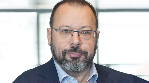 C�sar Hern�ndez Garc�a es Director General de Cartera Com�n de Servicios del Sistema Nacional de Salud y Farmacia.