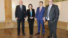 Desde la derecha, el consejero de Medio Rural, Pesca y Alimentaci�n de Cantabria, Jes�s Oria;  el consejero de Medio Rural de la Xunta de Galicia, Jos� Gonz�lez; la consejera de Desarrollo Rural y Recursos Naturales de Asturias, Mar�a Jes�s �lvarez y el viceconsejero de Agricultura, Pesca y Pol�tica Alimentaria del Pa�s Vasco, Bittor Oroz