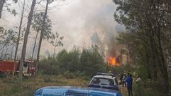 Imagen de uno de los tres fuegos forestales registrados en el municipio de Santiago el pasado da 15