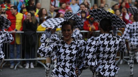 Domingo de carnaval en la ciudad de Ourense. Gran desfile de cerca de tres horas y casi medio centenar de carrozas.