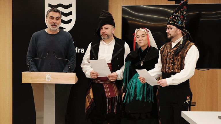 «Orgullo gaiteiro» na recuperación da romaría de San Sebastián, en Pontevedra 