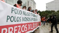 La protesta empez frente al multiusos de la Xunta en Lugo
