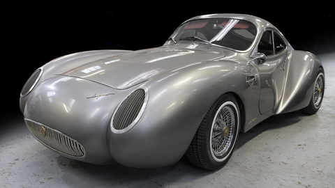 As� es el primer coche que fabric� el ovetense Xuan de Lorenzo