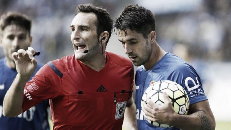 Arcediano Monescillo, con Dani Bautista en un Real Oviedo - Leganes de la 2015/16