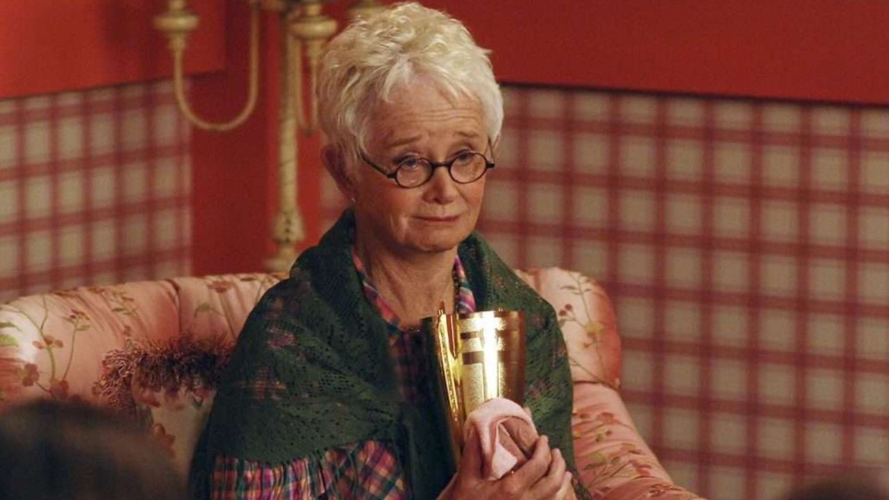 Barbara Barrie, en un�cap�tulo de la serie �Criando malvas�