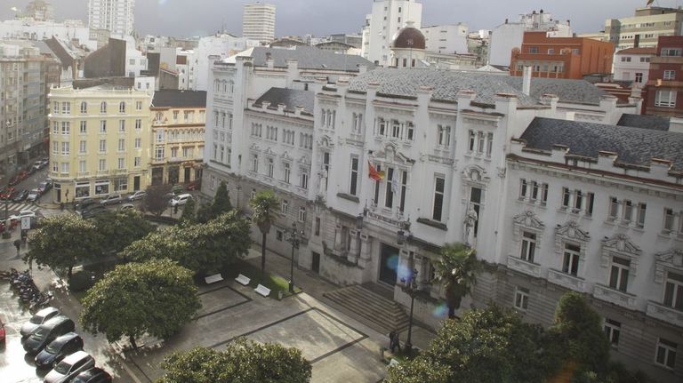 Se libra de dos años de prisión pese a quedarse 54.000 euros