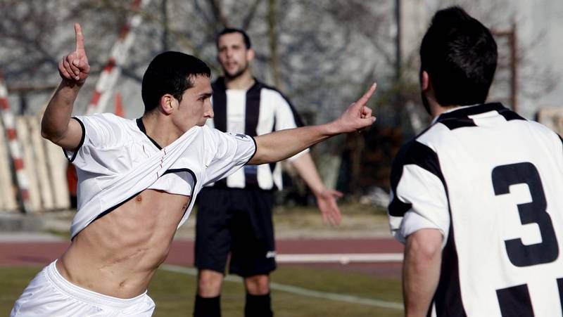 La tienda sarriana de Calvo Sotelo de Exiquio Pati�o fue precintada por la Guardia Civil.