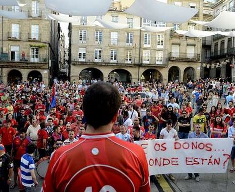 Las manifestaciones de aficionados del Ourense para salvar la situacin no dieron resultado. 