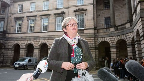 La diputada del Partido Nacionalista Escocs (SNP) Joanna Cherry, lidera la demanda presentada por 70 diputados contra el cierre  