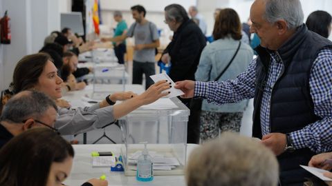 Centro de votación en el IES Paseo das Pontes