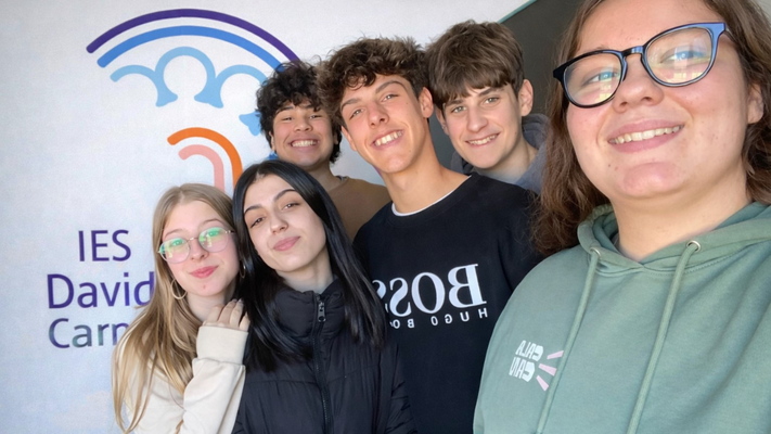 Los alumnos del IES David Buj�n firmantes del art�culo.