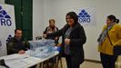 Charo Fern�ndez votando en un congreso local