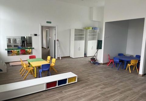 Guarder�asMieres.Guarder�as�Les Escuelines/As Escol�as: La Cerezal, en Salinas (Castrill�n); La Piedriquina, en Las Regueras, y Cucurrabucu y L'Escondelerite, ambas en Mieres.