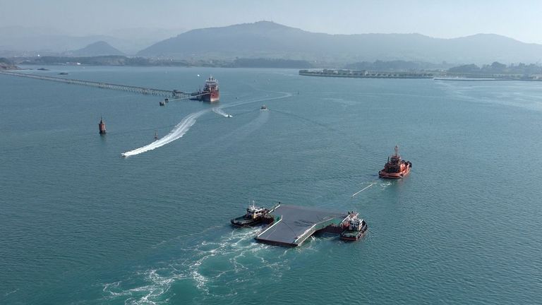El Puerto de Santander ya opera con la rampa flotante para vehículos fabricada por Astilleros San Enrique en Vigo