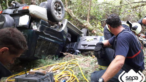 Accidente de tr�fico en Parres