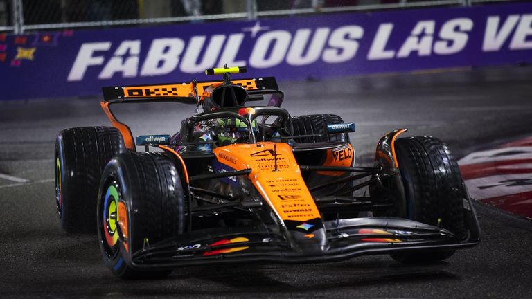 Lando Norris baila bajo la lluvia para conseguir la pole en Las Vegas, con Carlos Sainz tercero