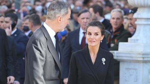 El rey Felipe y la reina Letizia llegan al funeral por el rey Constantino de Grecia en la Catedral Metropolitana de Atenas.