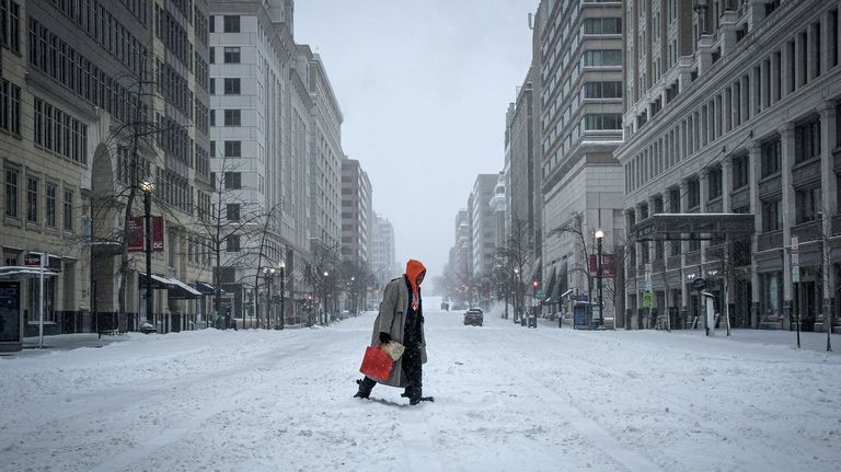 Fuerte tormenta de nieve y hielo en el sureste de Estados Unidos con 90 millones de personas afectadas