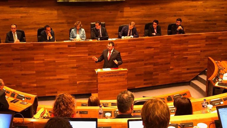 Adrián Barbón en la Junta General
